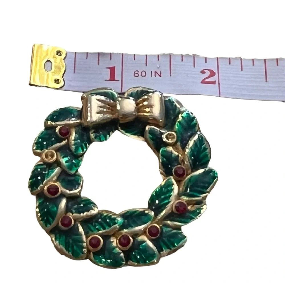 LIA‎ Green Red Enamel Red Rhinestone Christmas Wreath Brooch Signed Festive